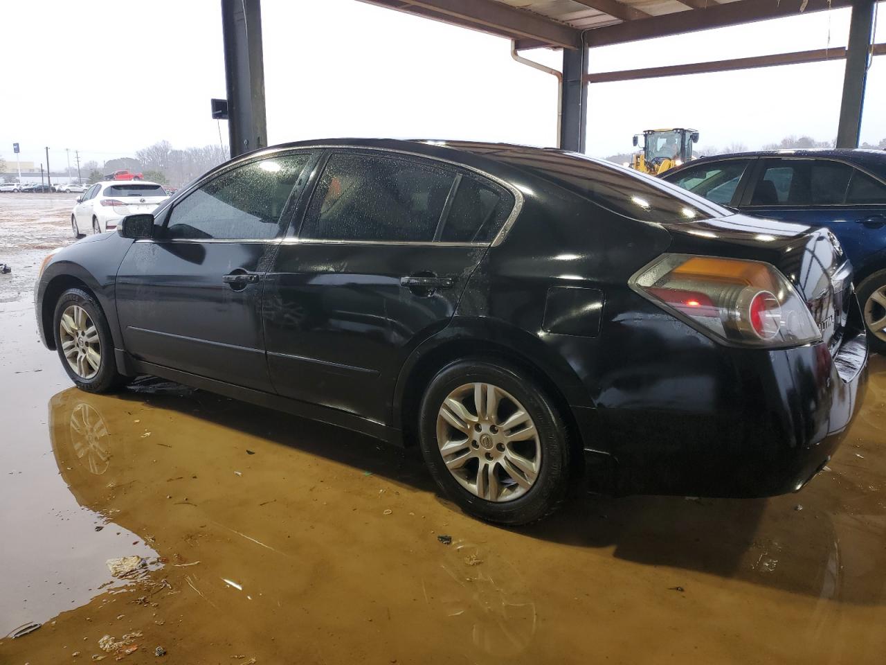 2010 Nissan Altima - Image 2