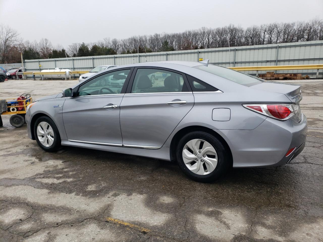 2015 Hyundai Sonata - Image 2