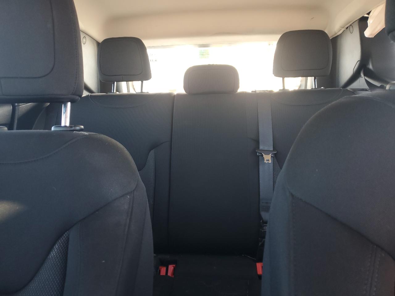 2016 Jeep Renegade - Image 10