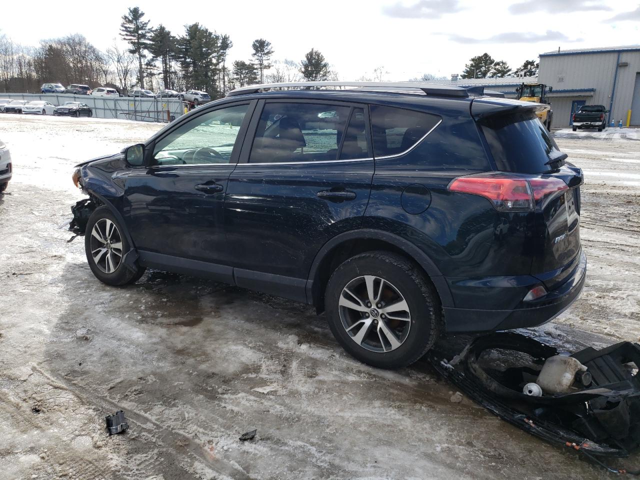2018 Toyota RAV 4 - Image 2