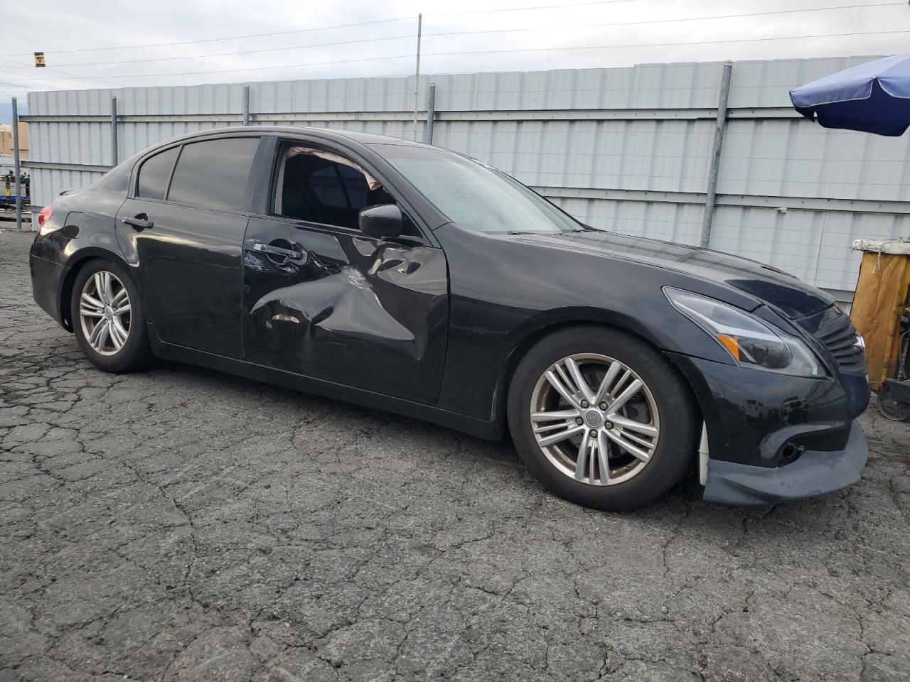 2015 Infiniti Q40 - Image 4