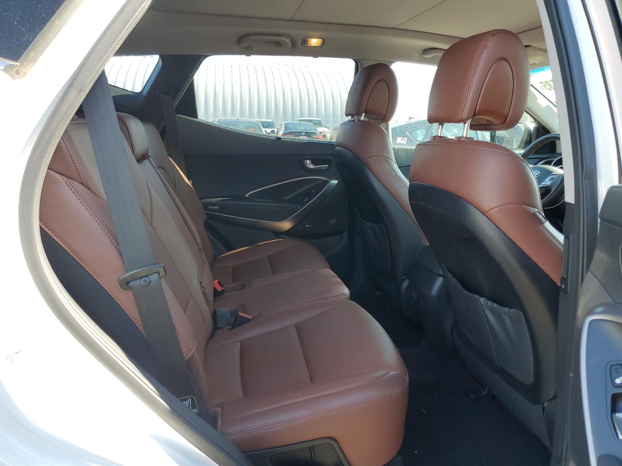 2015 Hyundai Santa Fe - Image 11