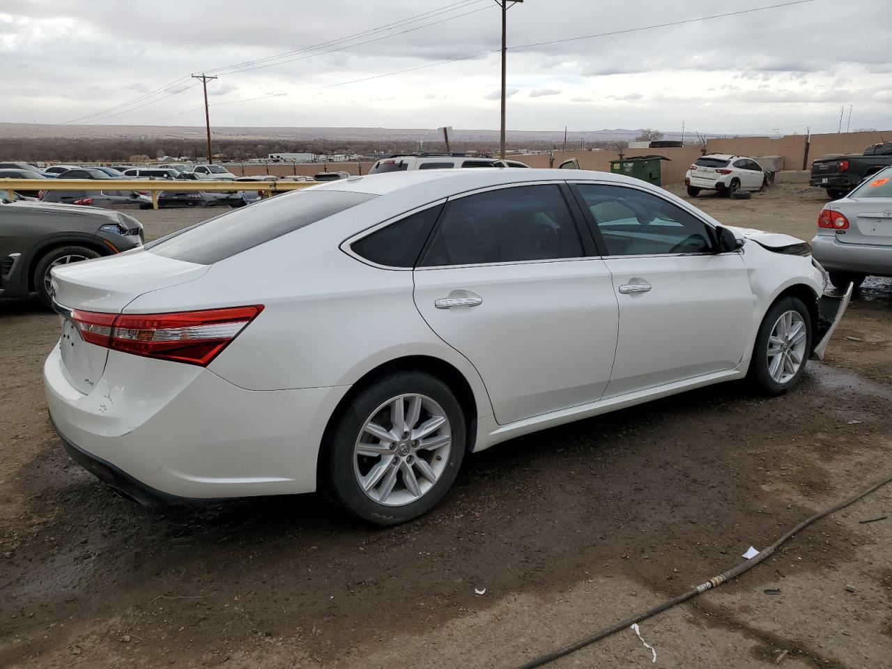 2015 Toyota Avalon - Image 3