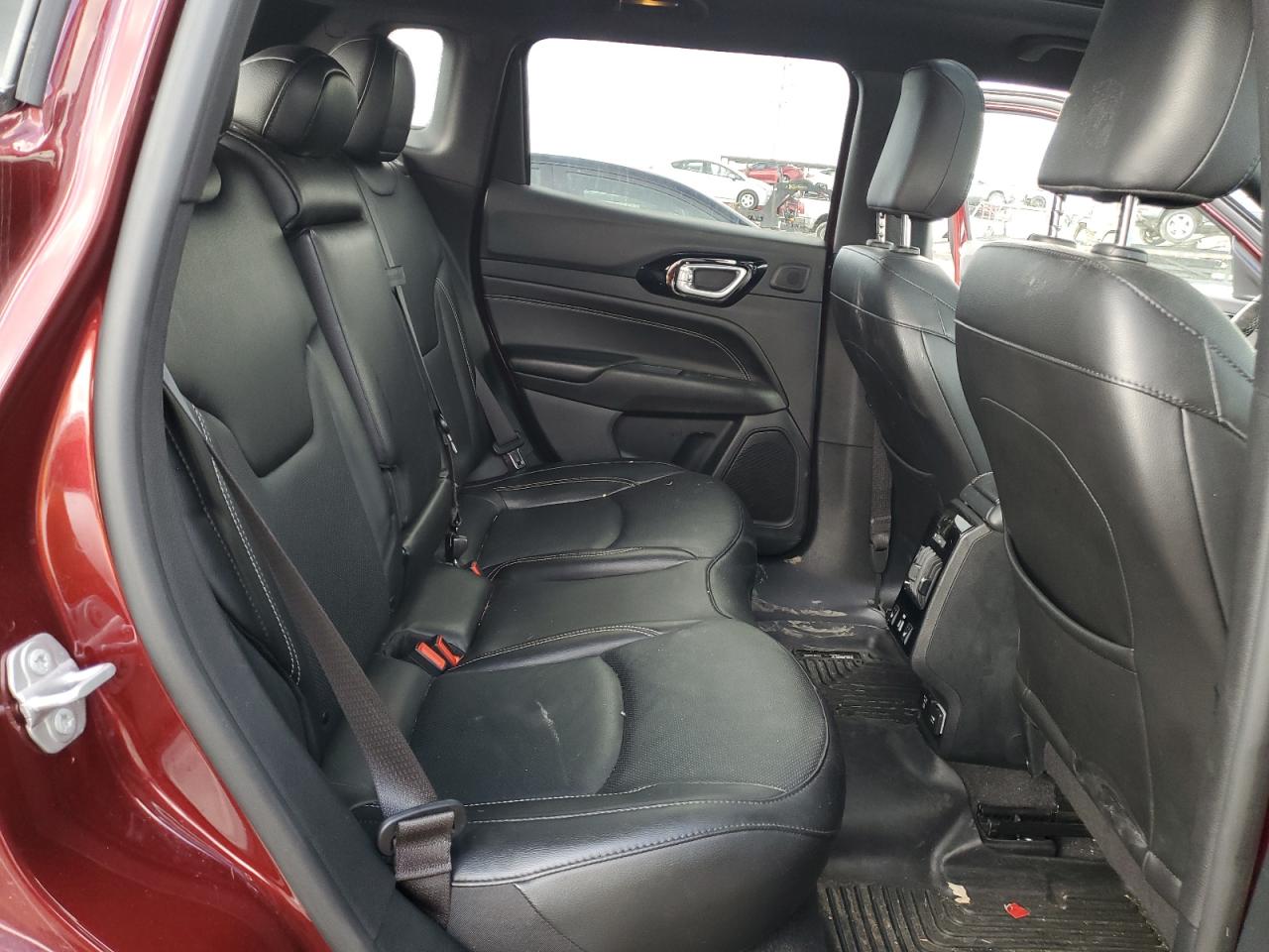 2022 Jeep Compass - Image 11