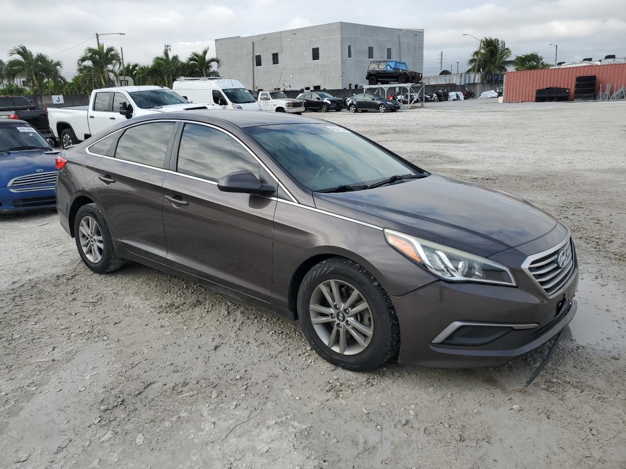 2017 Hyundai Sonata - Image 4