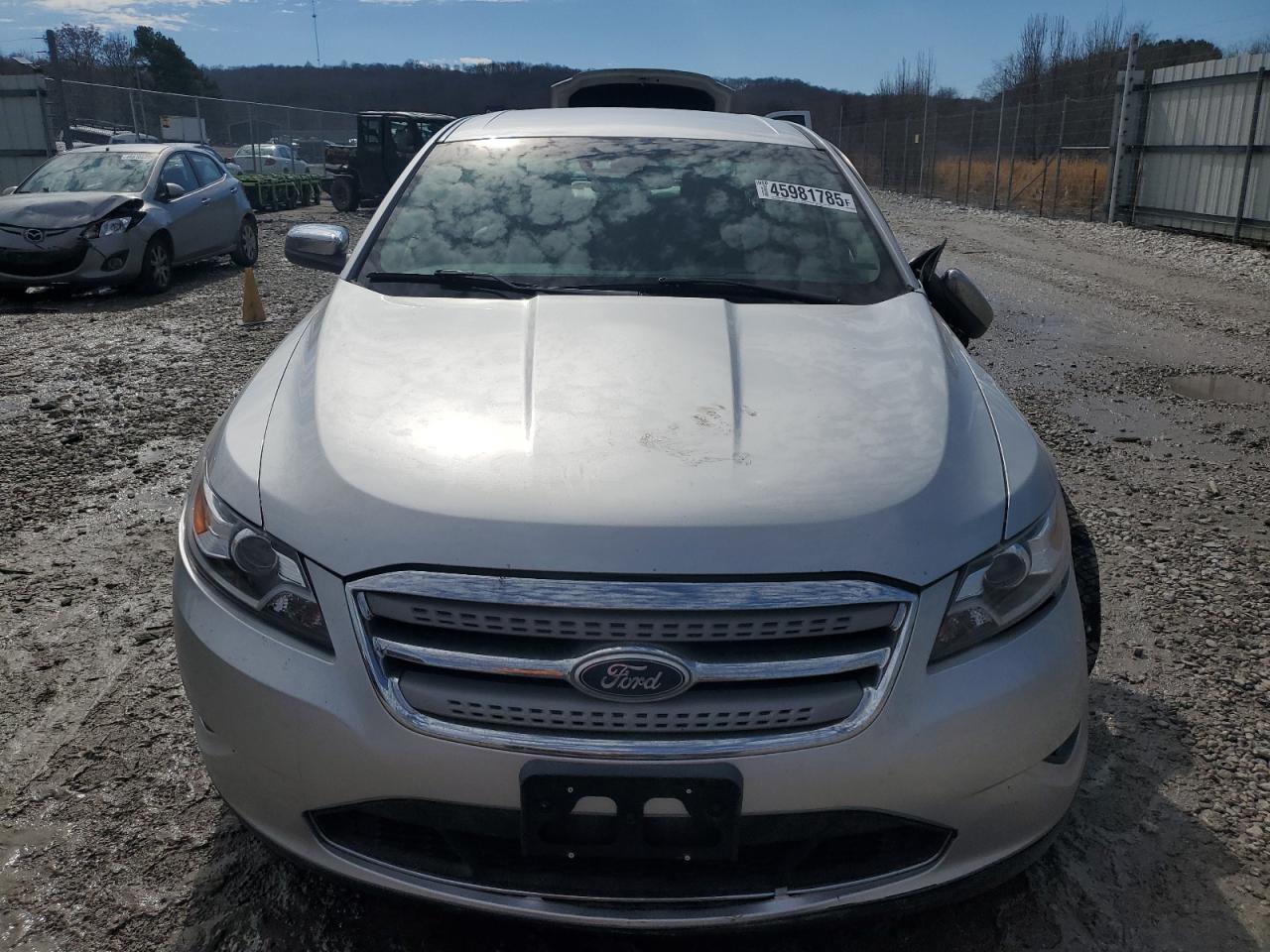 2011 Ford Taurus - Image 5