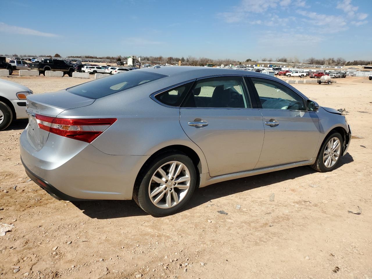 2015 Toyota Avalon - Image 3