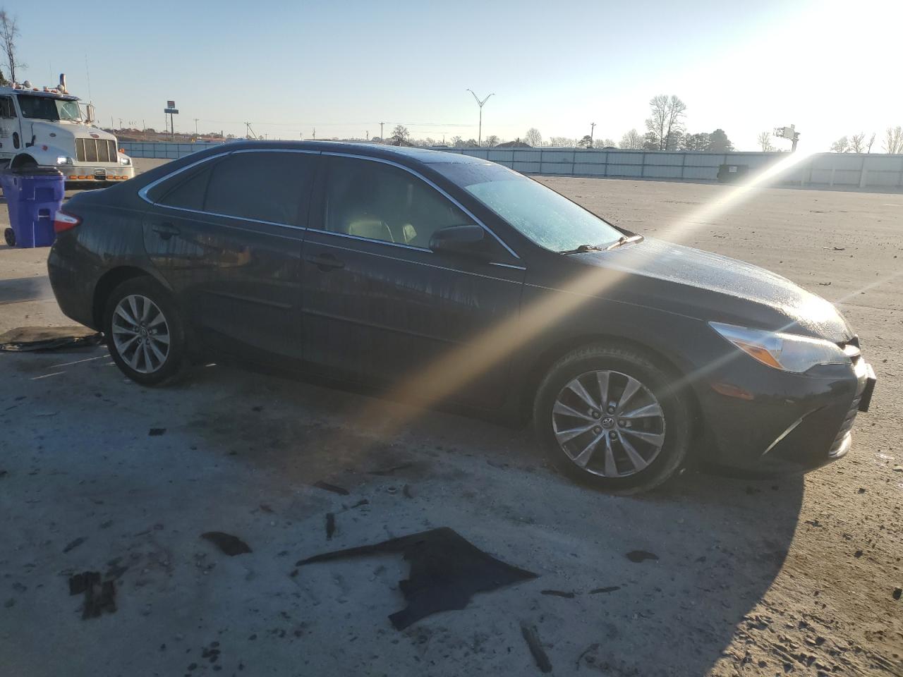 2016 Toyota Camry - Image 4