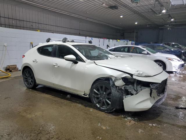  MAZDA 3 2022 White