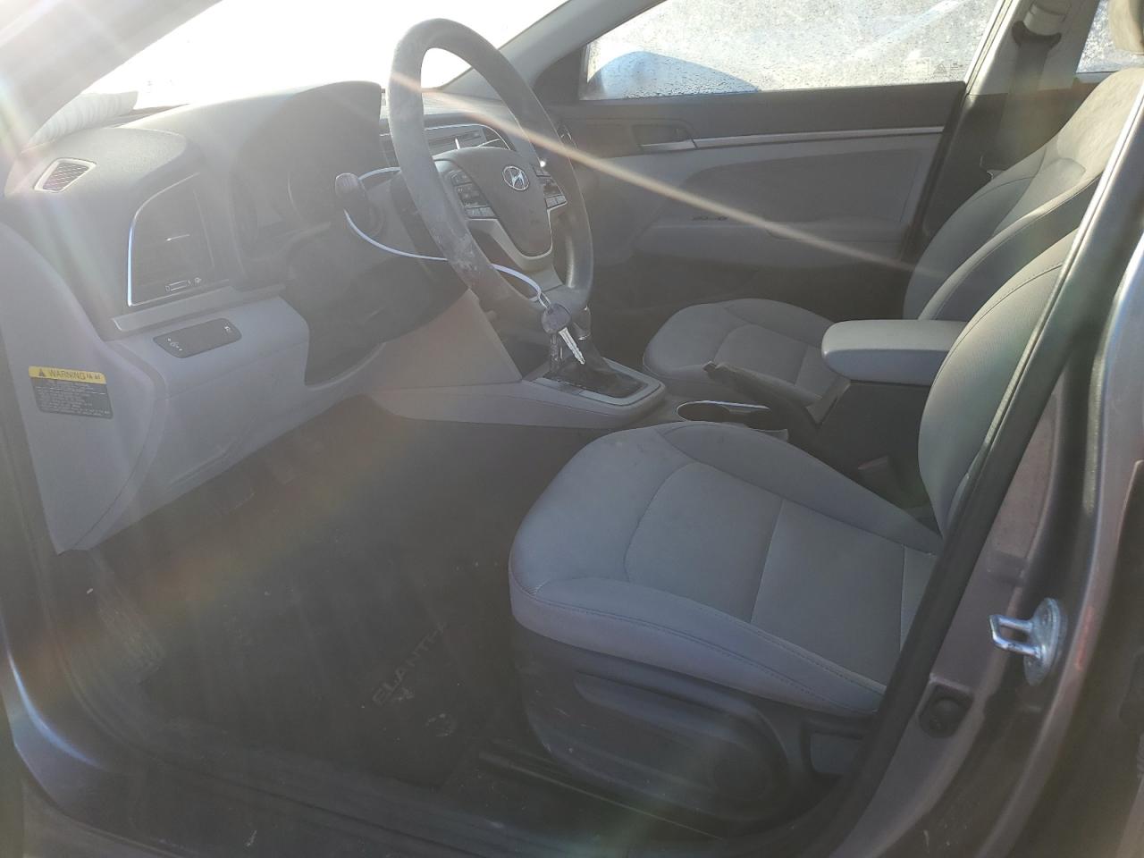 2018 Hyundai Elantra - Image 7