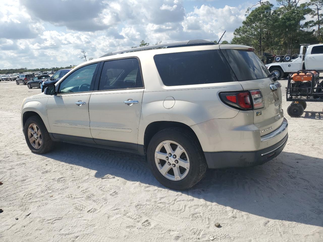 2014 GMC Acadia - Image 2