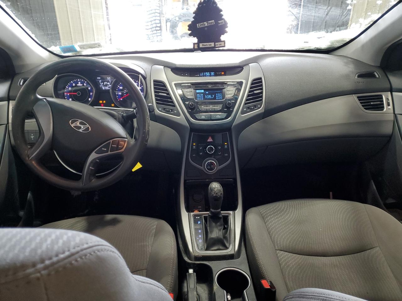 2016 Hyundai Elantra - Image 8
