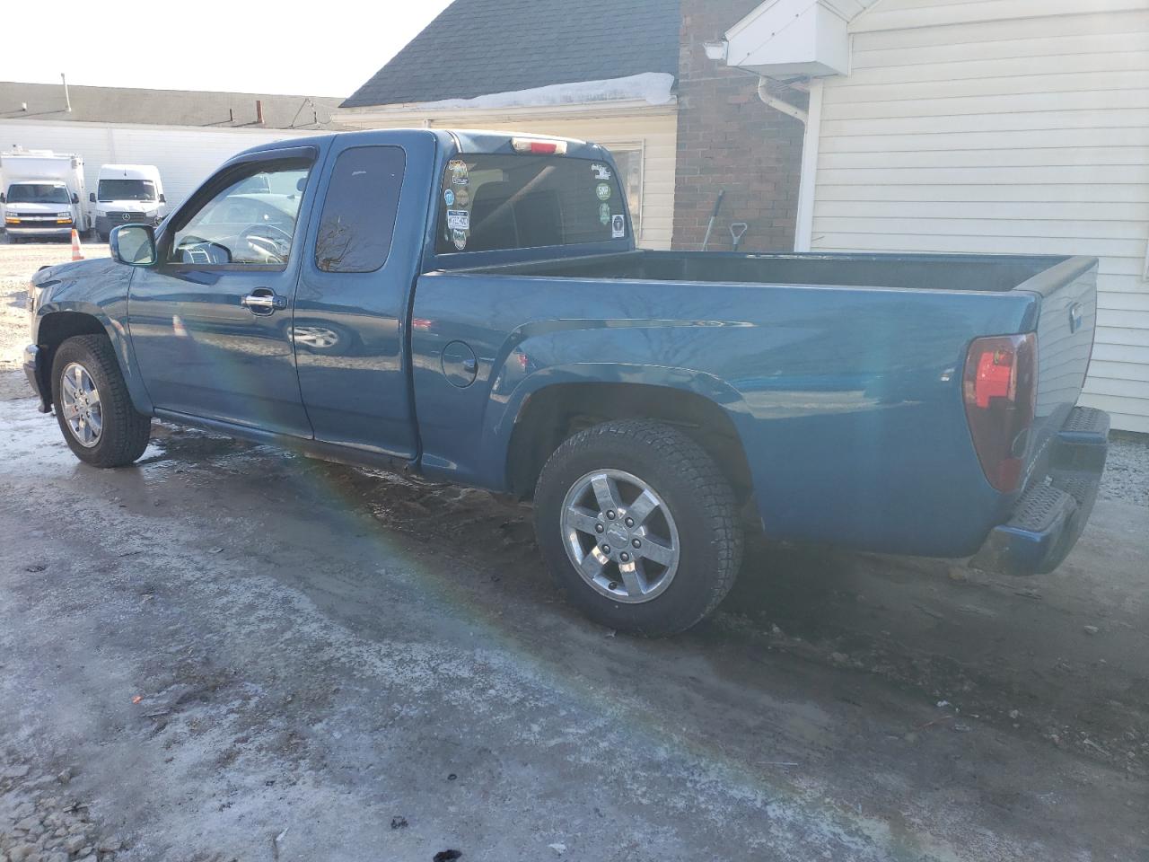 2011 Chevrolet Colorado - Image 2