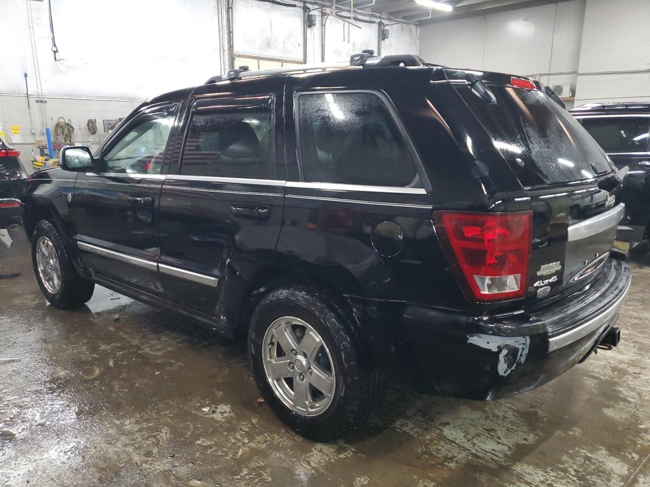 2006 Jeep Grand Cherokee - Image 2