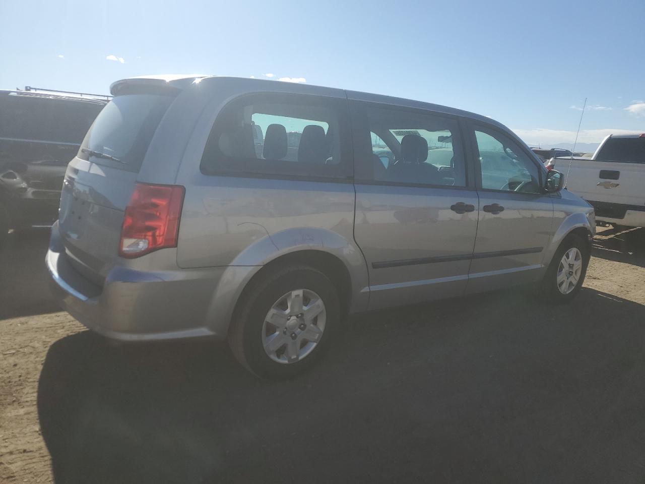 2013 Dodge Caravan - Image 3