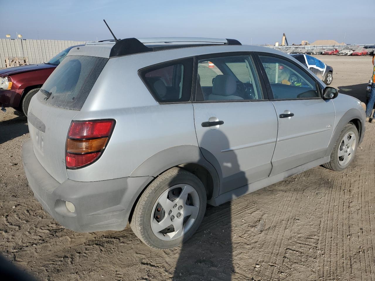 2005 Pontiac Vibe - Image 3