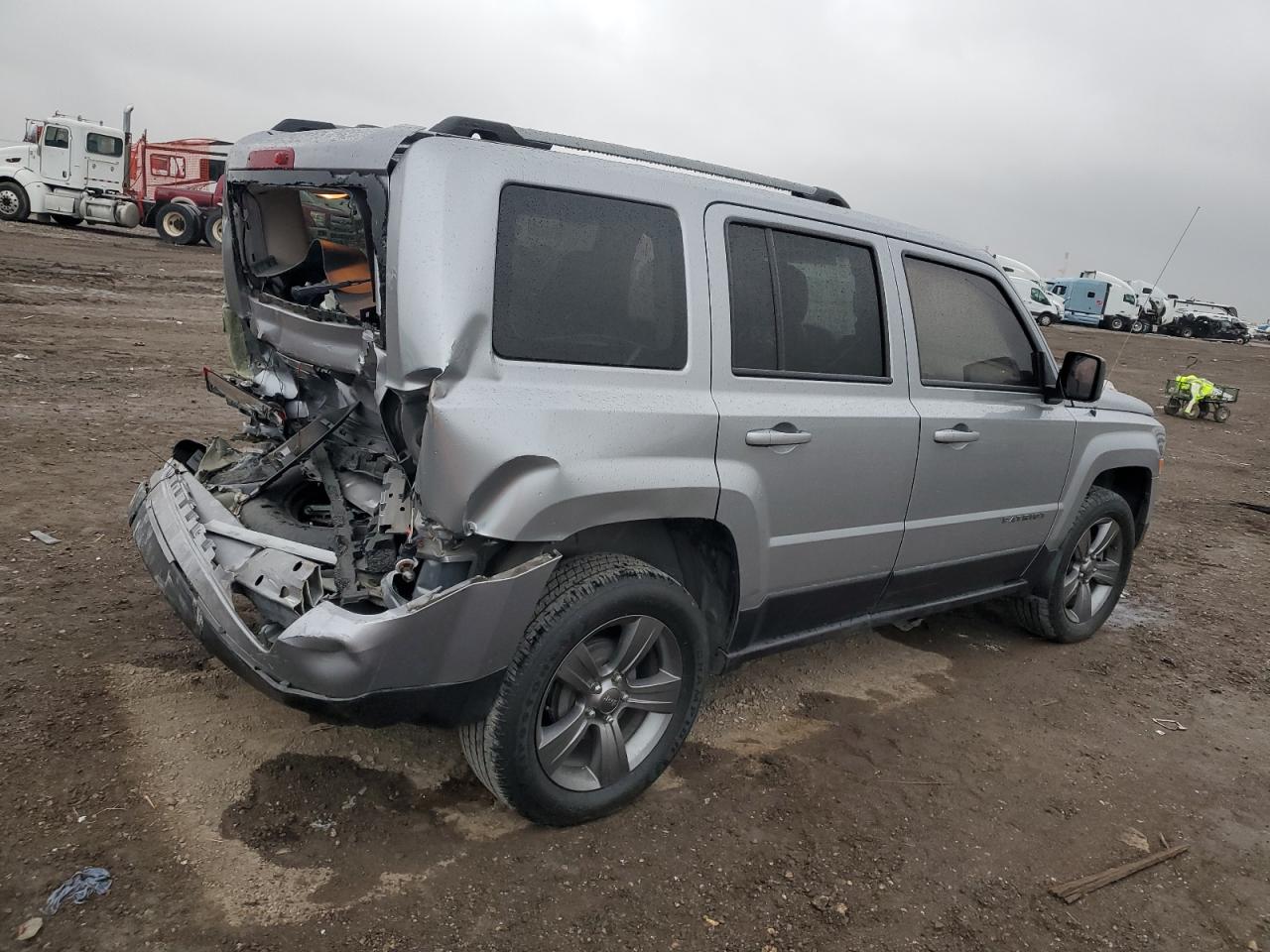 2017 Jeep Liberty (Patriot) - Image 3