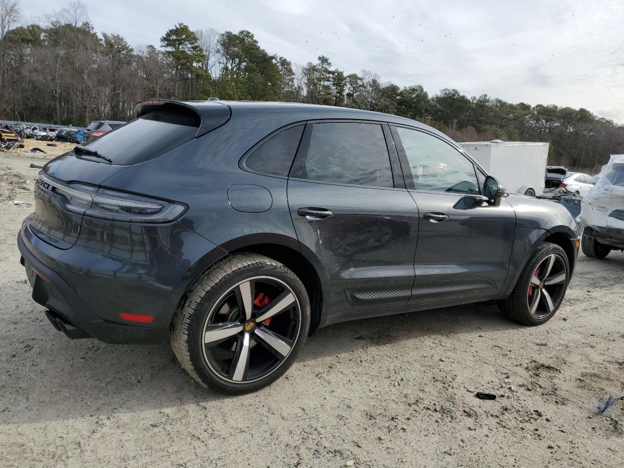 2024 Porsche Macan - Image 3