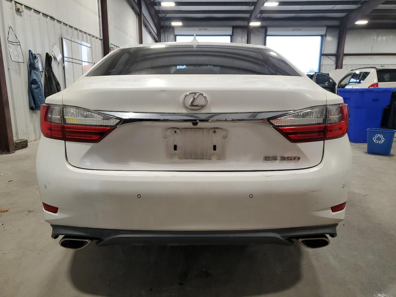 2016 Lexus ES - Image 6