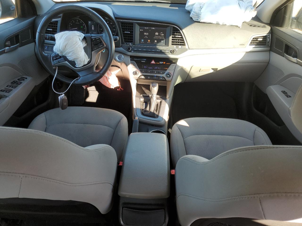 2018 Hyundai Elantra - Image 8