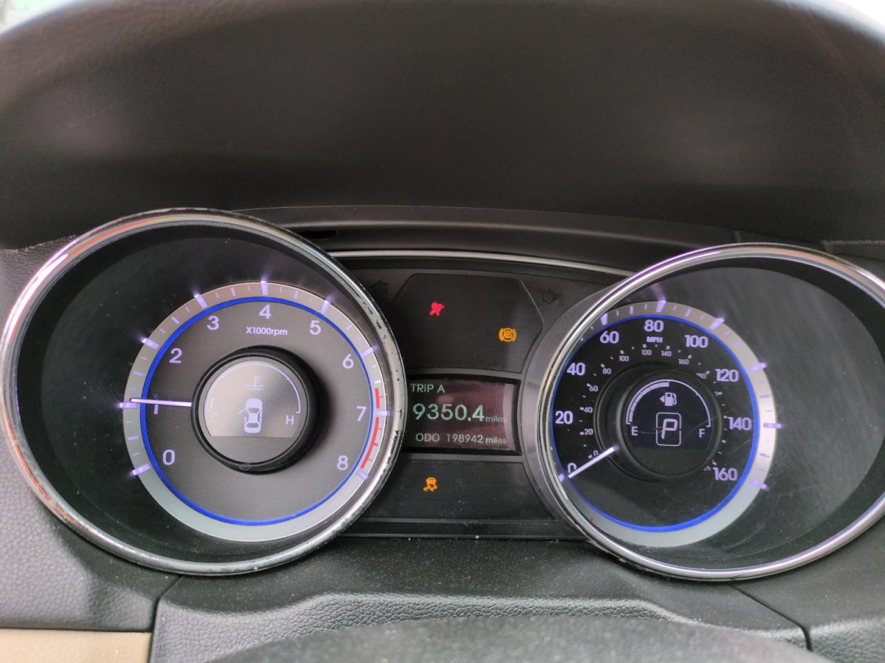 2011 Hyundai Sonata - Image 9