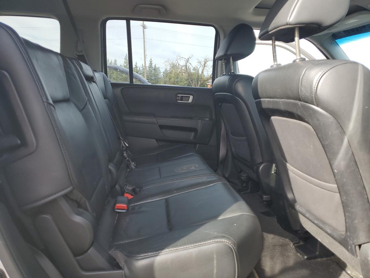 2015 Honda Pilot - Image 11