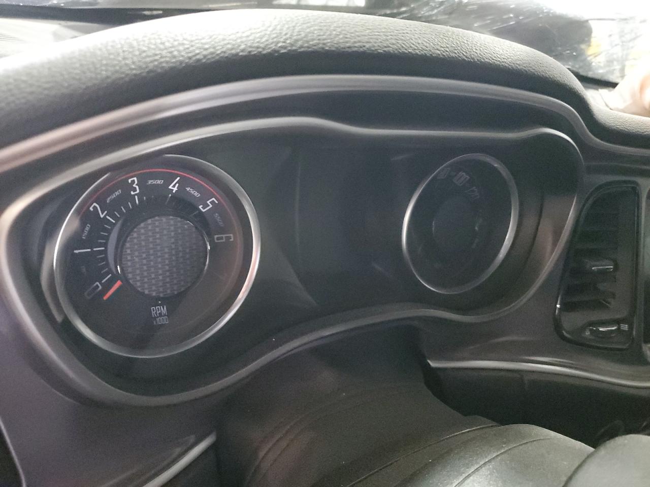 2019 Dodge Challenger - Image 9