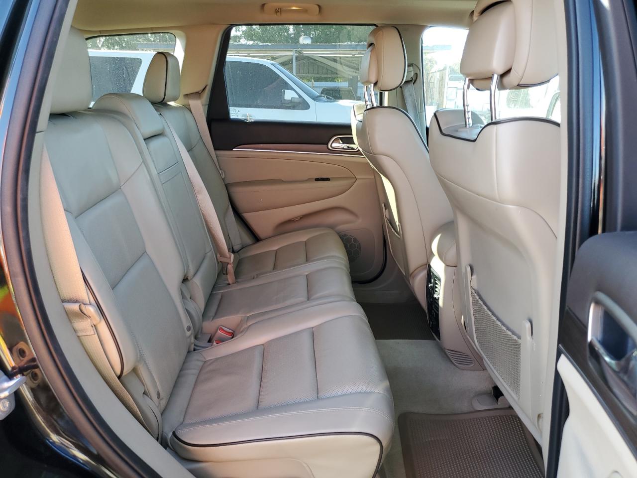 2015 Jeep Grand Cherokee - Image 11
