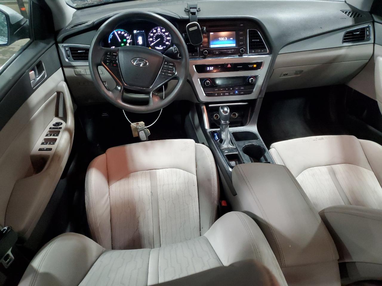 2016 Hyundai Sonata - Image 8