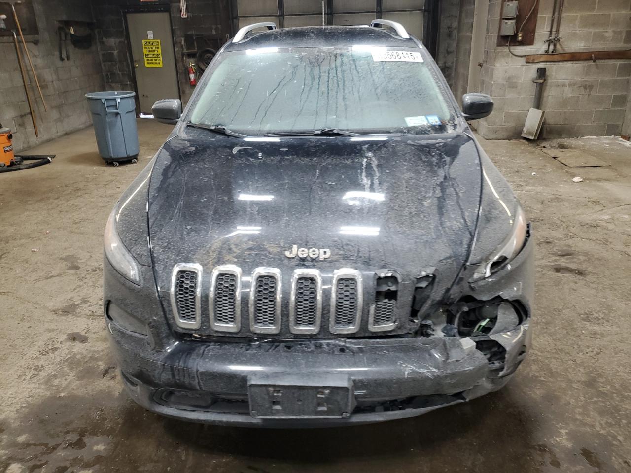 2017 Jeep Grand Cherokee - Image 5
