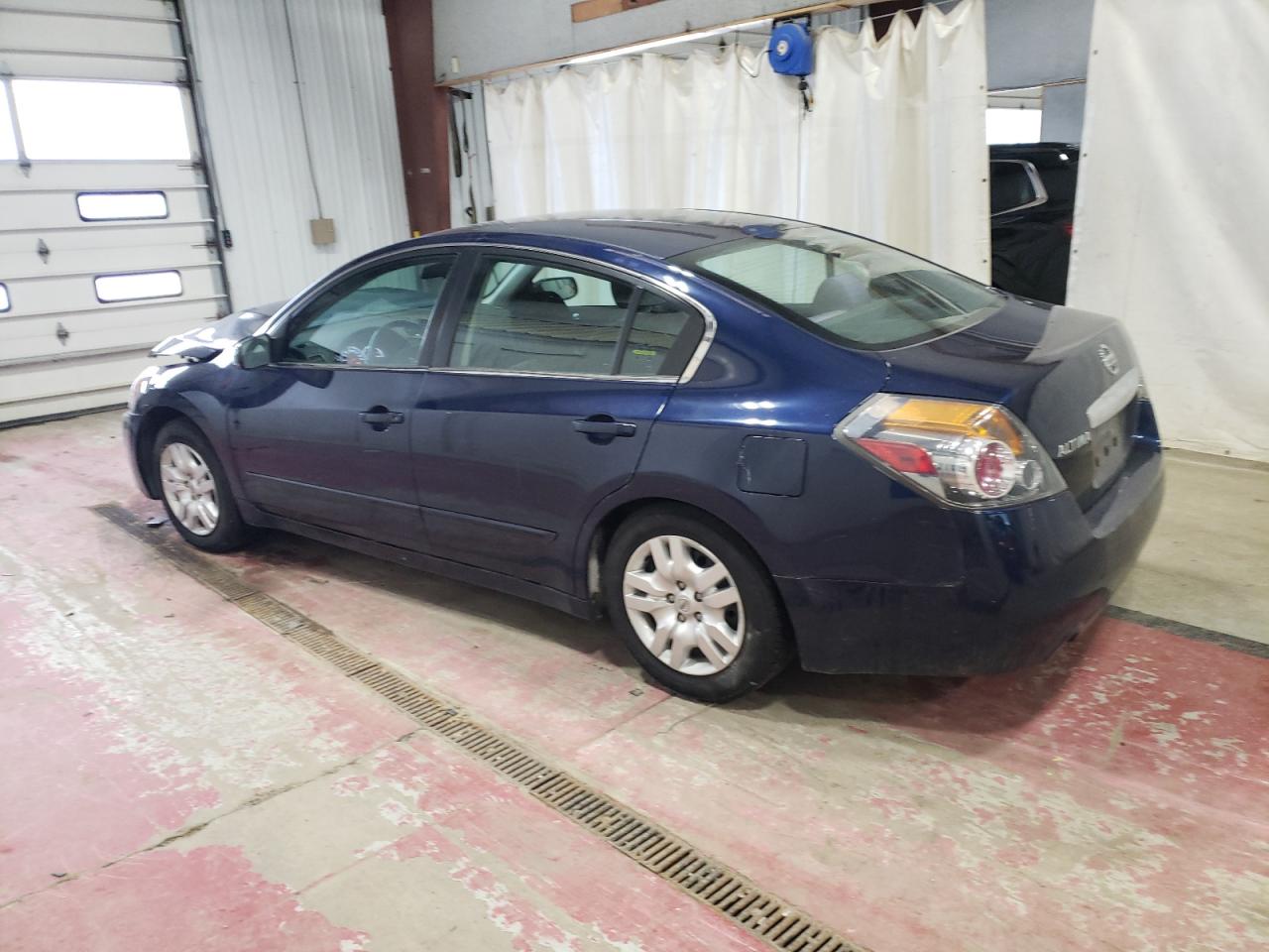 2011 Nissan Altima - Image 2