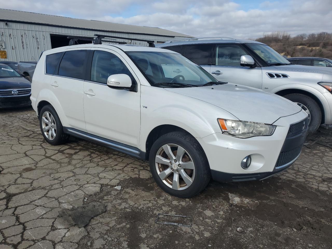2011 Mitsubishi Outlander - Image 4