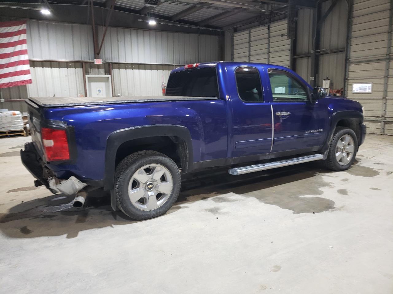 2010 Chevrolet Silverado - Image 3