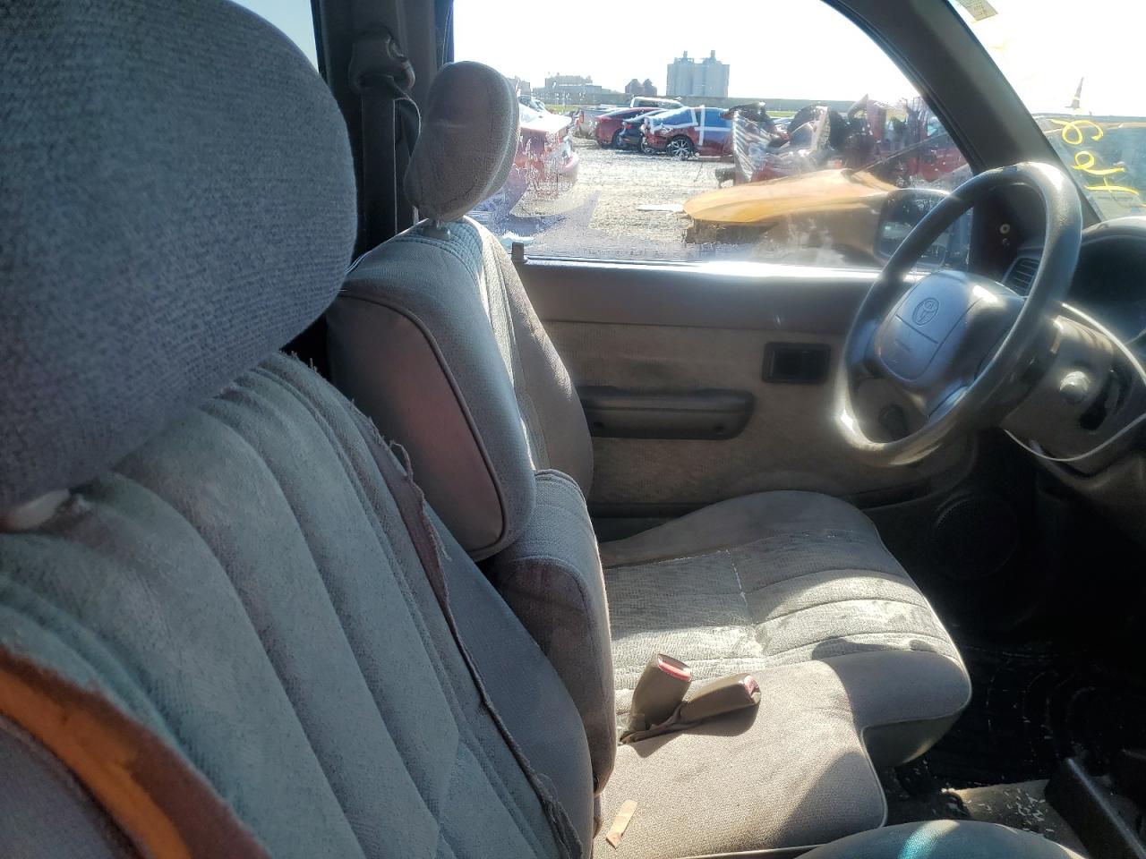 2000 Toyota Tacoma - Image 10