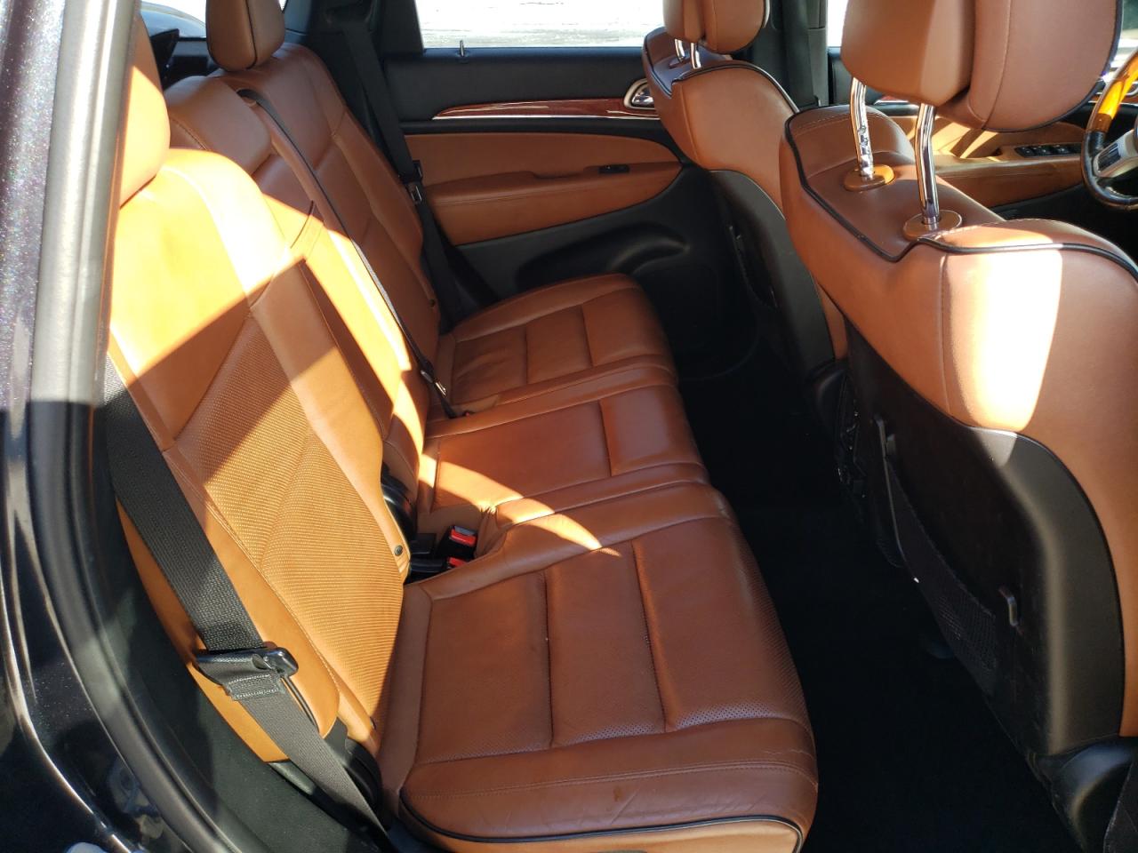 2012 Jeep Grand Cherokee - Image 10