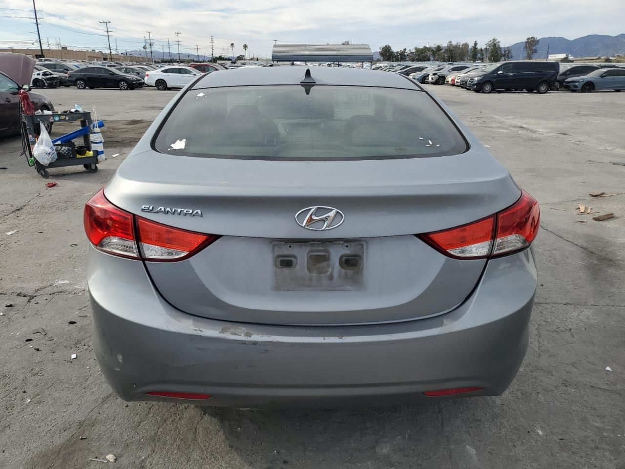 2013 Hyundai Elantra - Image 6