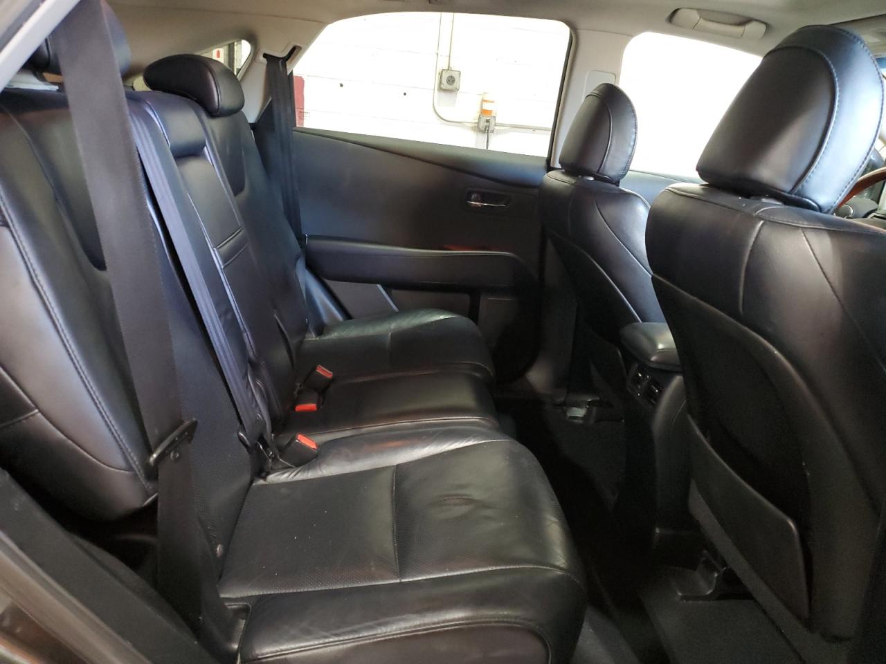 2010 Lexus RX - Image 11