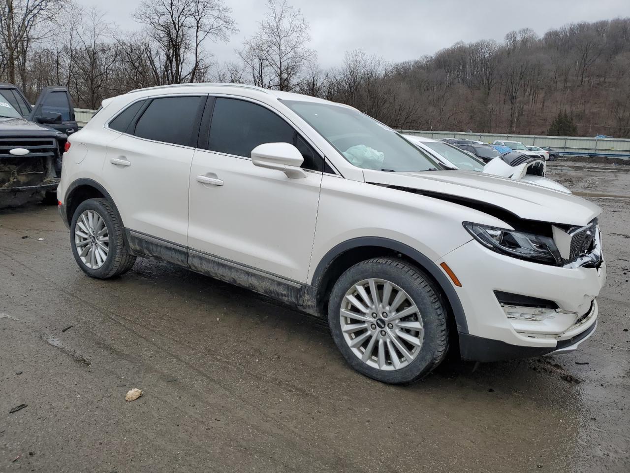 2019 Lincoln MKZ - Image 4