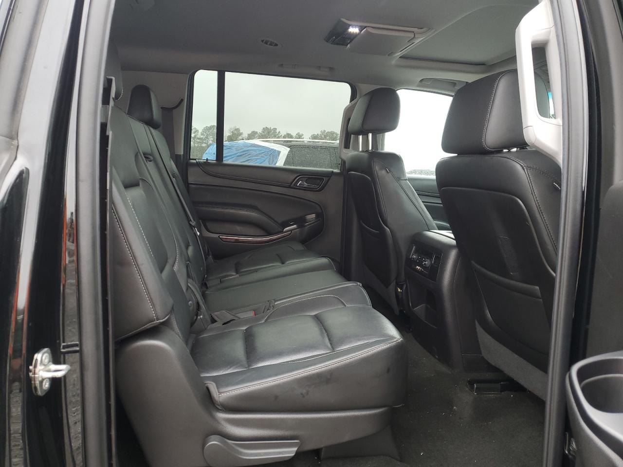 2016 GMC Yukon - Image 11