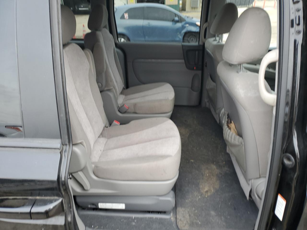 2014 Kia Sedona - Image 11