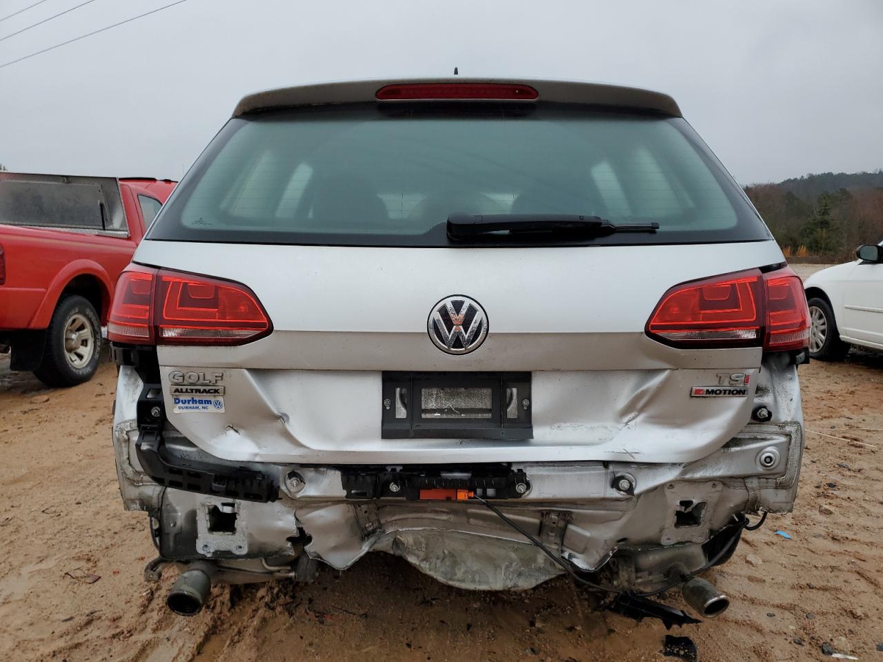 2017 Volkswagen Golf - Image 6