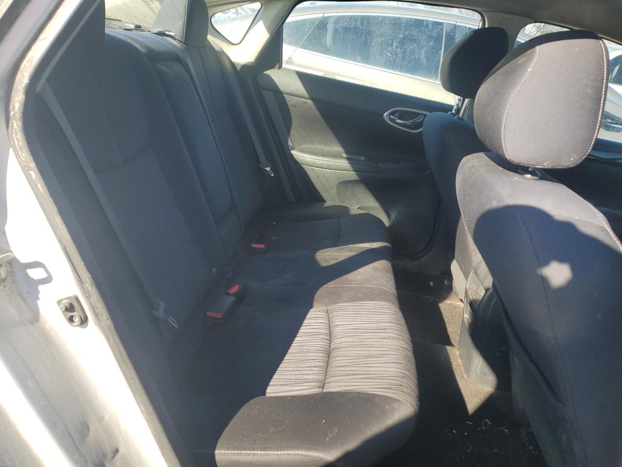 2016 Nissan Sentra - Image 10