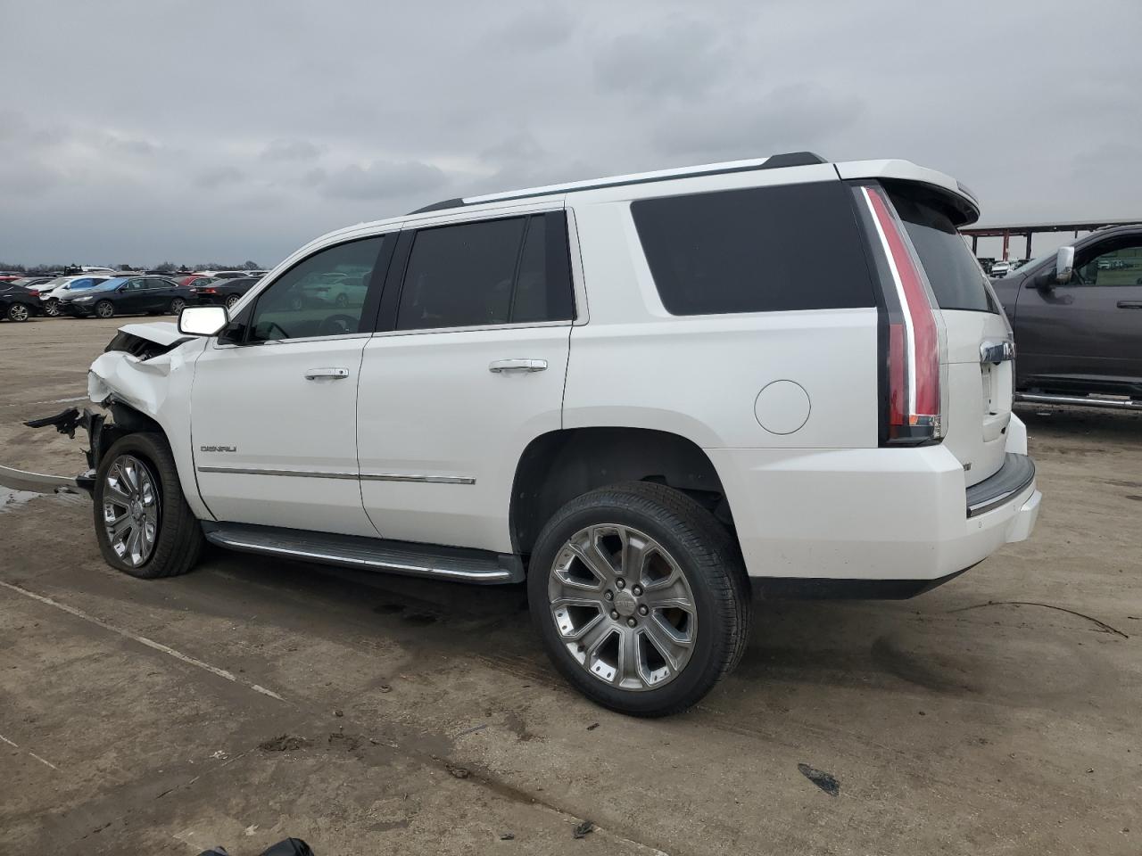 2016 GMC Yukon - Image 2