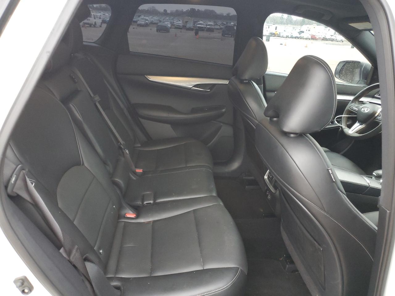 2021 Infiniti QX50 - Image 12