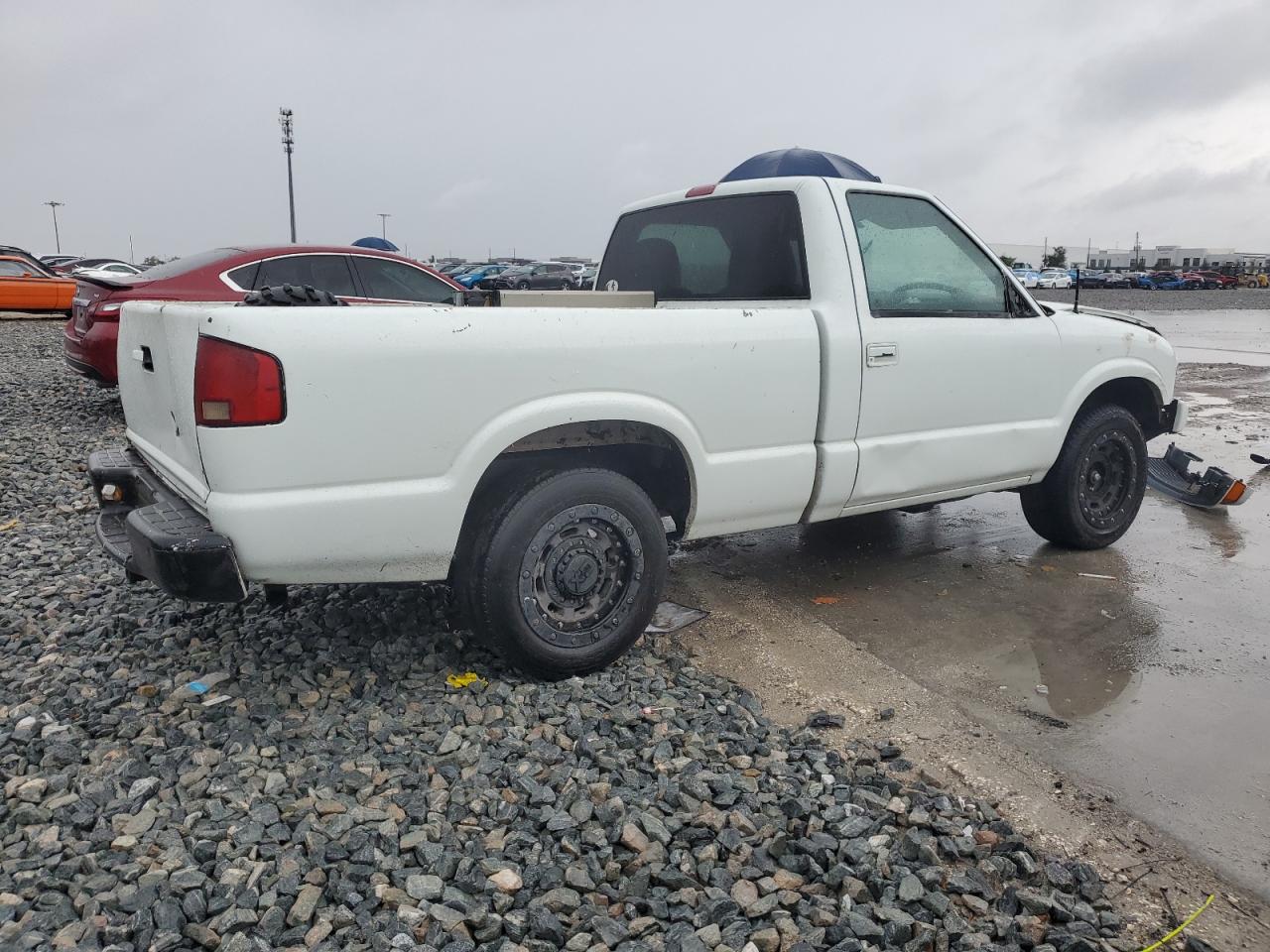 2002 Chevrolet S-10 Pickup - Image 3