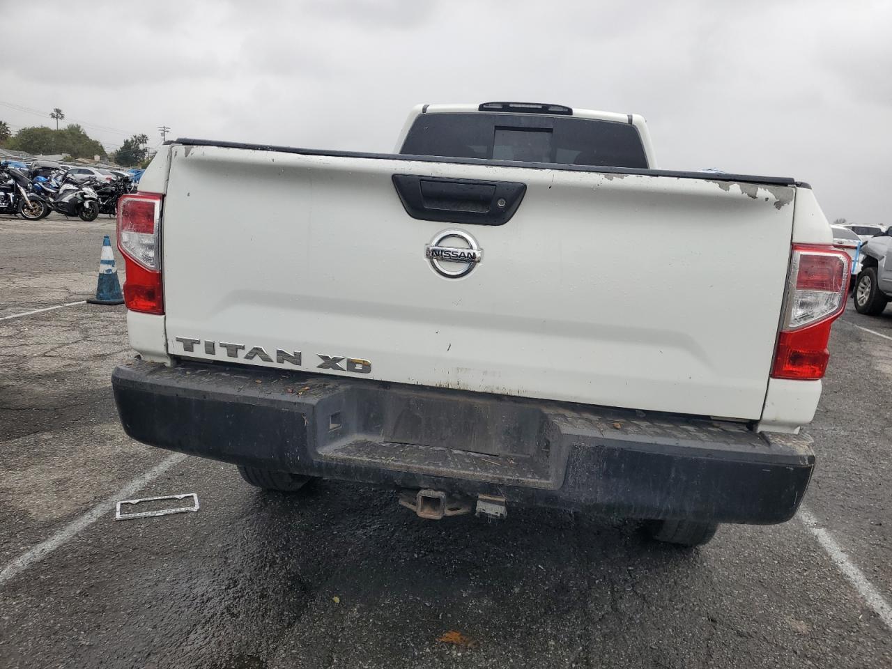 2017 Nissan Titan - Image 10