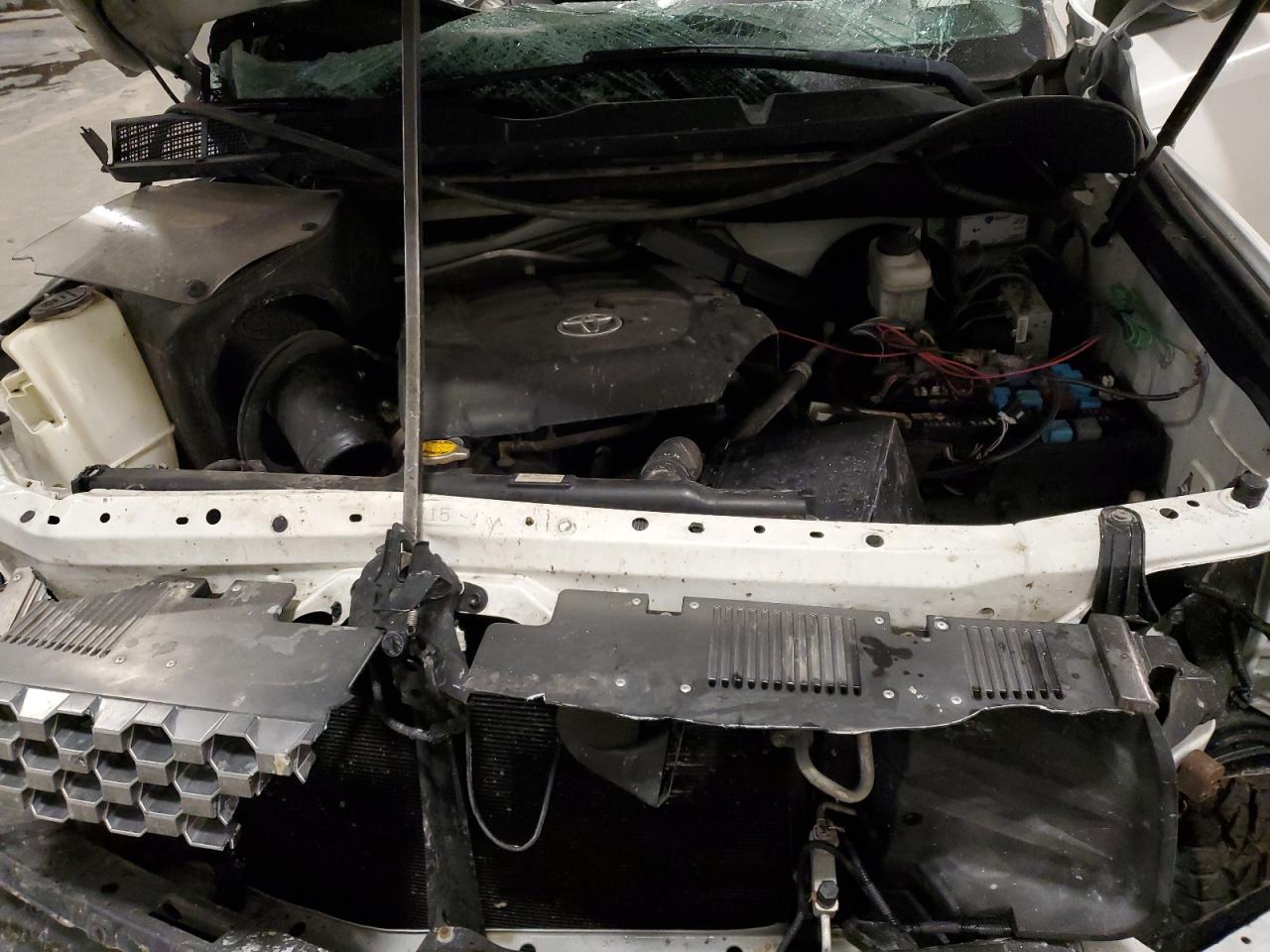 2016 Toyota Tundra - Image 12