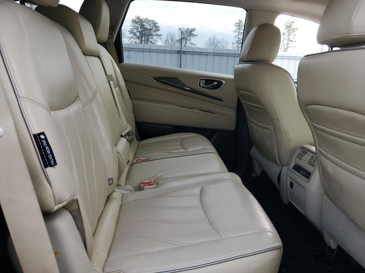 2018 Infiniti QX60 - Image 12