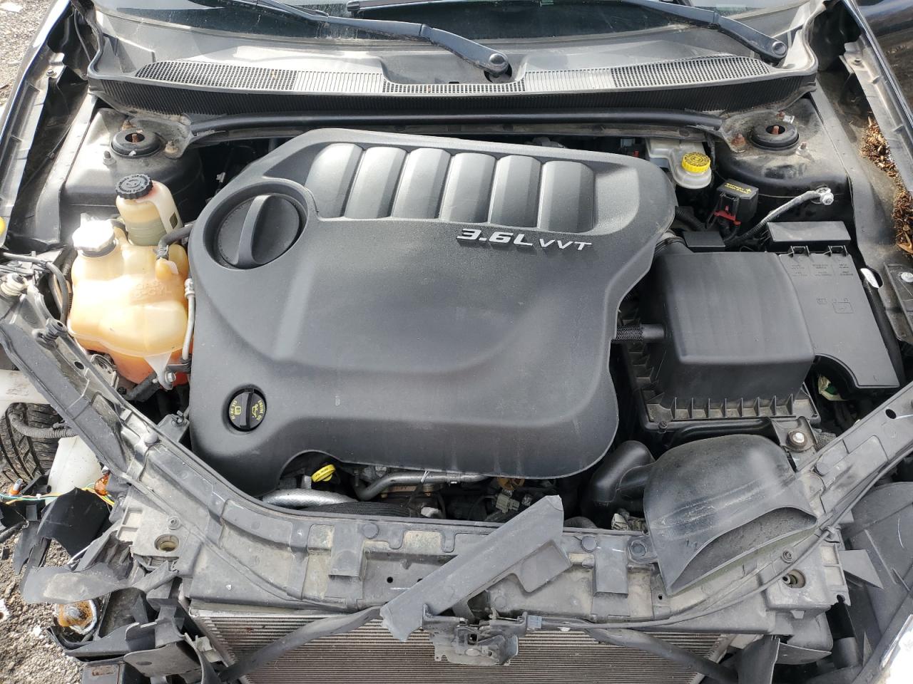 2011 Chrysler 200 - Image 13