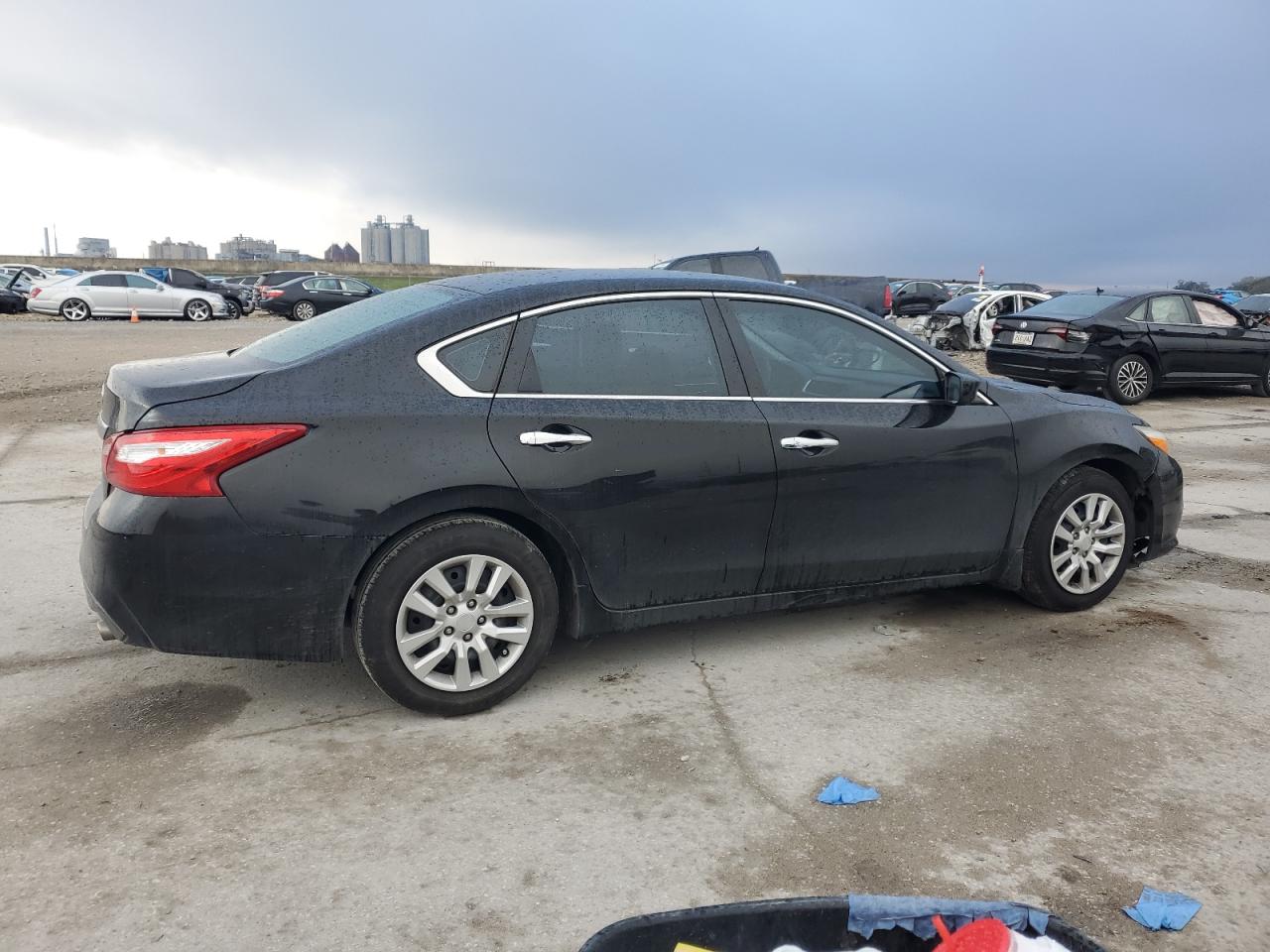 2017 Nissan Altima - Image 3
